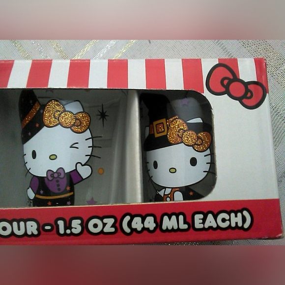 BNIB HELLO KITTY BY SANRIO SHOT GLASSES ( 4 DIFFERENT IMAGES) 1.5 OZ. GLITTERY - Picture 3 of 6